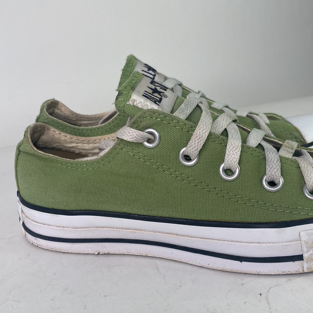 RARE Converse low tops size women’s 6 olive green - Picture 2 of 11